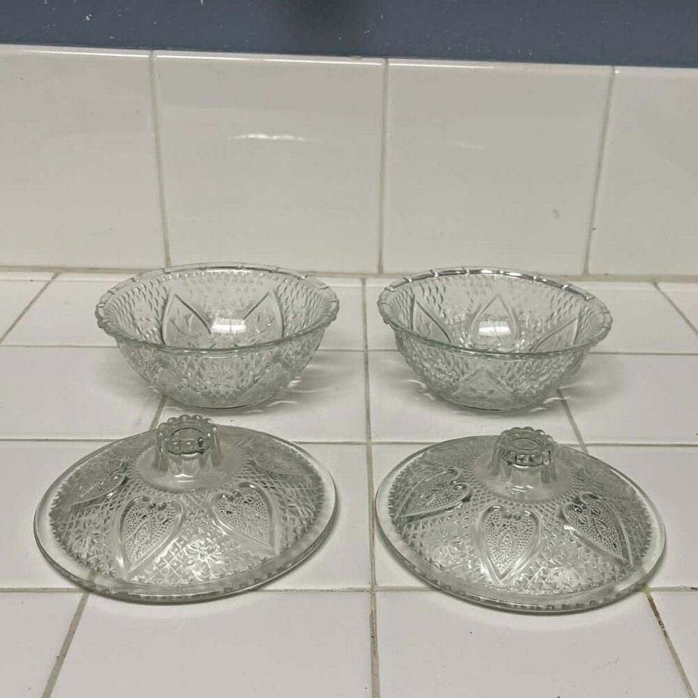 set of 2 candy dishes with lids